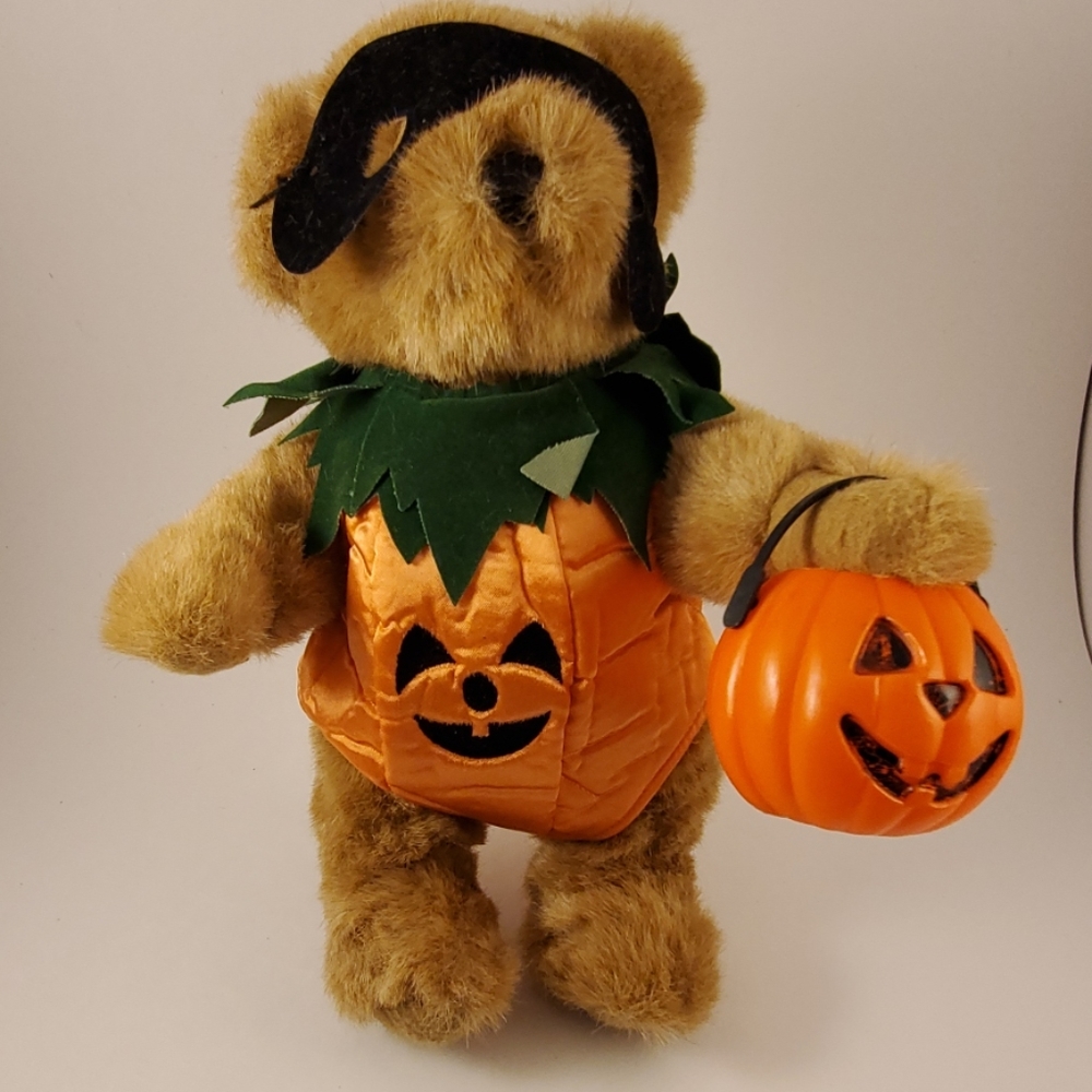 Tender Heart Treasures Halloween bear clothes